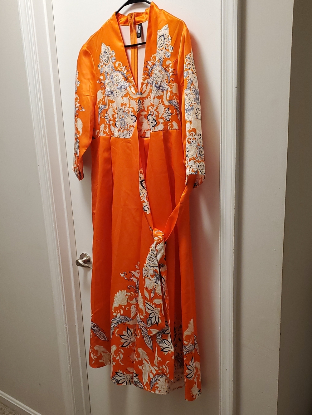STYLEWE Orange Floral Maxi Dress with V-Neck and Tie Waist